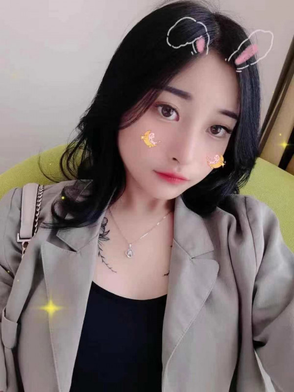 美女小妹超级会放电